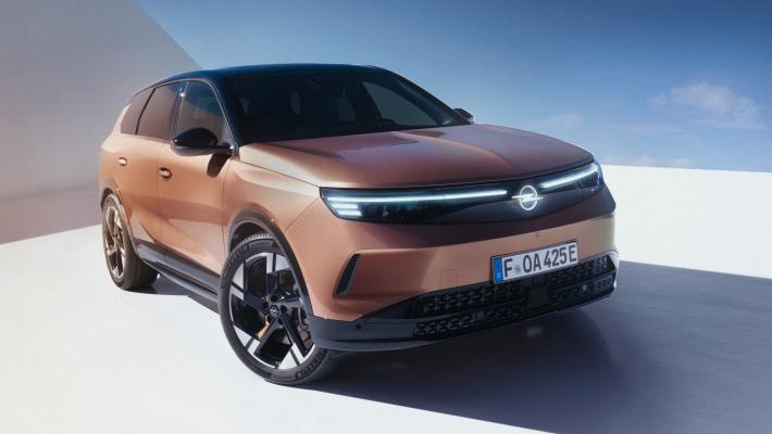 Opel Grandland: cambia tutto. In elettrico promette 700 km