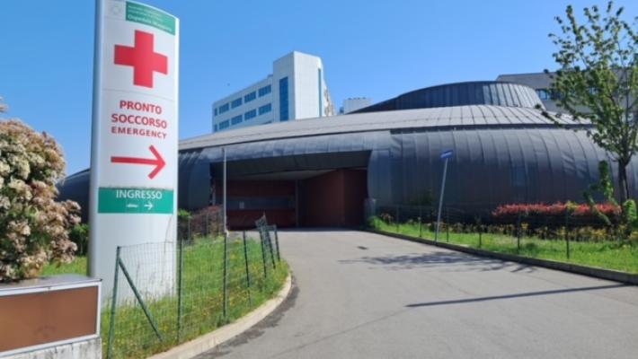 Un auto e uno scooter si scontrano in via Marx: due feriti 