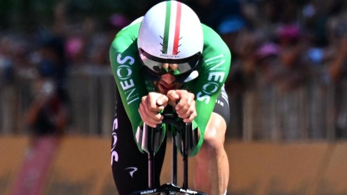 Giro d'Italia: Ganna vince la crono di Desenzano,  Pogacar resta in maglia rosa