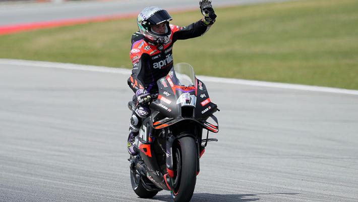 Gp Catalunya: Espargarò vince la gara sprint, Pecco Bagnaia cade all'ultimo giro