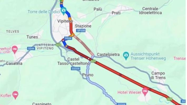 Google Maps  «cancella» un tratto di Autobrennero: traffico in tilt da Vipiteno verso l'Austria