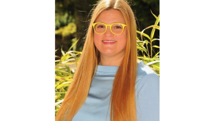 Elena Conti replica  sui servizi scolastici 