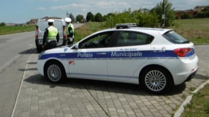 Guidava ubriaco un’auto sequestrata senza assicurazione