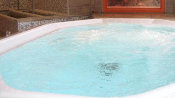 Turista muore folgorato nell'idromassaggio di un resort