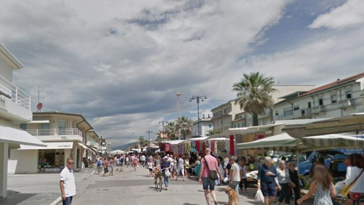Altro pomeriggio di violenza in Passeggiata a Viareggio: rissa fra giovanissimi, 3 feriti