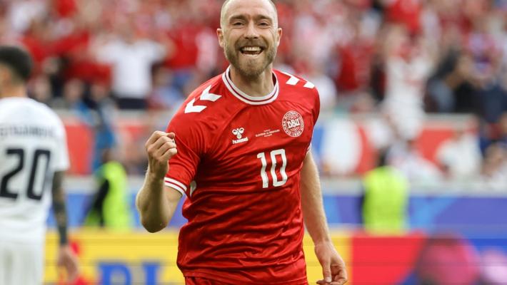 La rinascita di Eriksen: tre anni fa l'arresto cardiaco, oggi il gol contro la Slovenia, che poi pareggia: 1-1