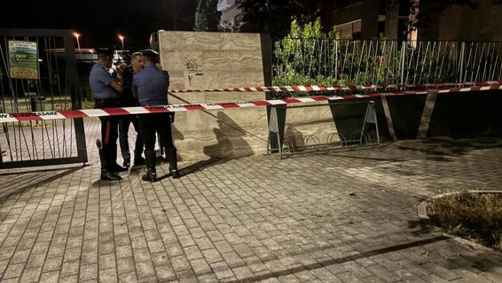 Bambina chiama il 112: "Il papà sta picchiando la mamma", arrestato