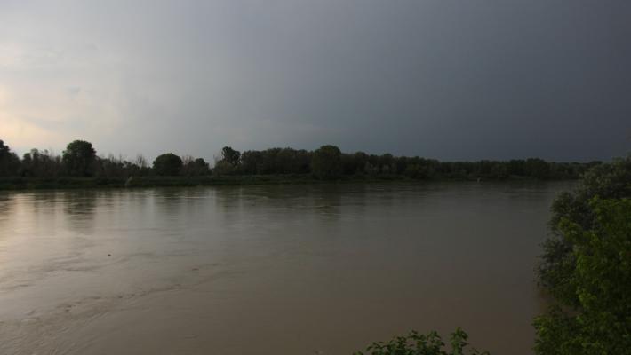 Piena Po e stasera si ricorda sul fiume il pensionato disperso