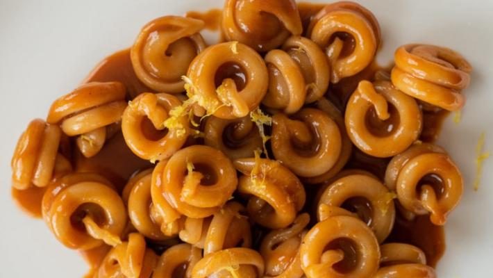 Dischi volanti in zuppa  di triglia