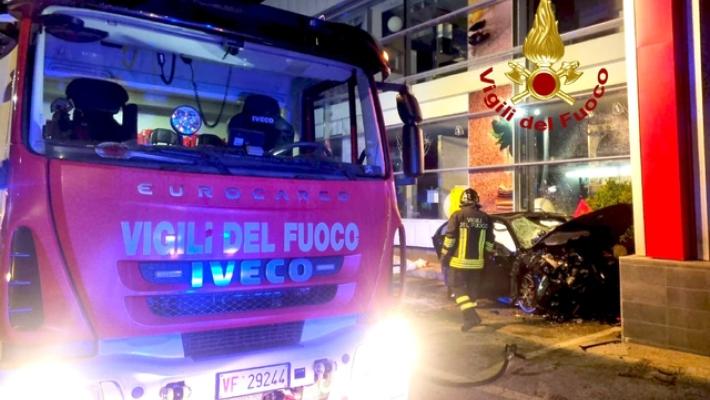 Bambina chiama il 112: "Il papà sta picchiando la mamma", arrestato