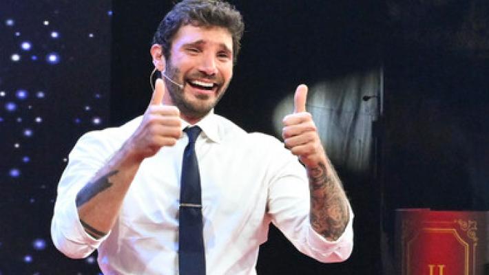 Conti sarà re degli show su Rai1, la novità è De Martino ai "pacchi"