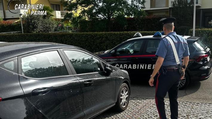Risarcisce il truffatore 20enne con un bonifico istantaneo. Scoperto e denunciato il presunto autore della truffa dello specchietto rotto