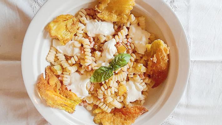 Fusilli con  zucchine e prosciutto  