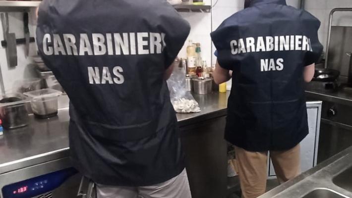 Carabinieri del nas di Parma: chiuso un bar a Parma per gravi carenze igienico sanitarie