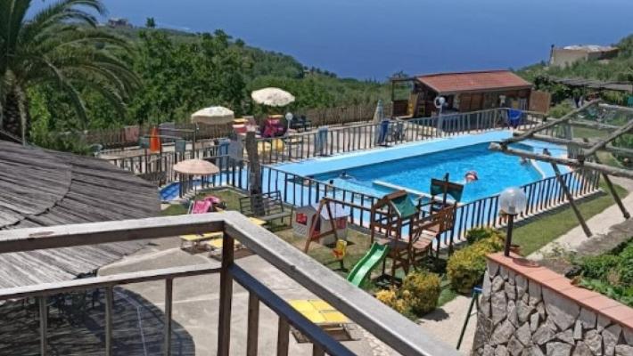 Tragedia a Vico Equense: bimbo di 7 anni muore annegato in piscina
