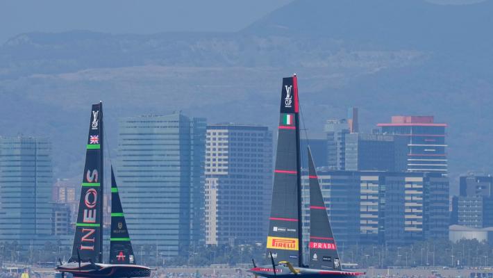 America's Cup, prova di forza di Luna Rossa: battuta  anche Ineos Britannia