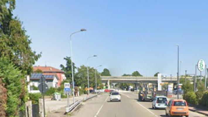 Incidente sulla via Emilia a Pontetaro: coinvolti tre veicoli, disagi questa mattina