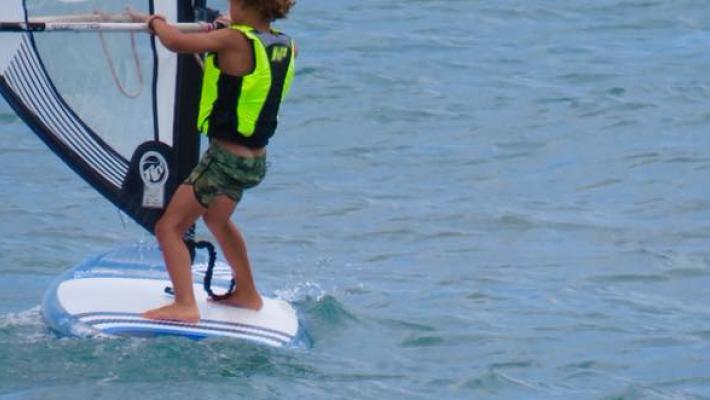 Bambini in ospedale dopo bagno in mare a Genova, inchiesta