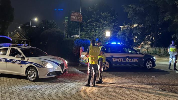 Nottata di Controlli della Polizia di Stato di Parma e della Polizia Locale di Fontevivo (PR): per due conducenti sorpresi alla guida dopo aver bevuto troppo scatta la denuncia.