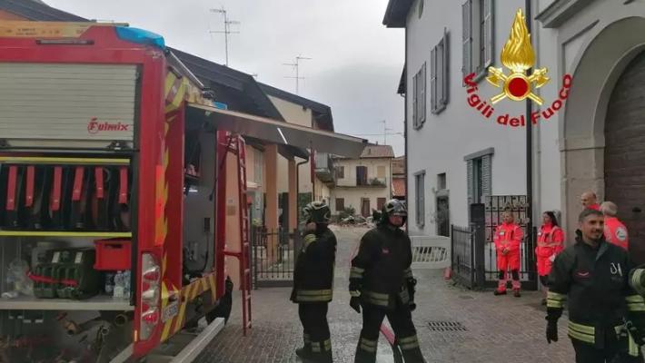 Incendio in appartamento nel Milanese, 70enne carbonizzato
