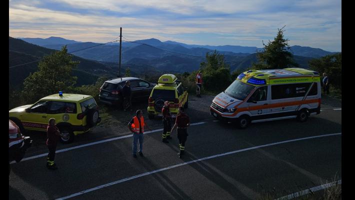 Casola di Terenzo, motociclista di 34 anni cade da una scarpata e muore