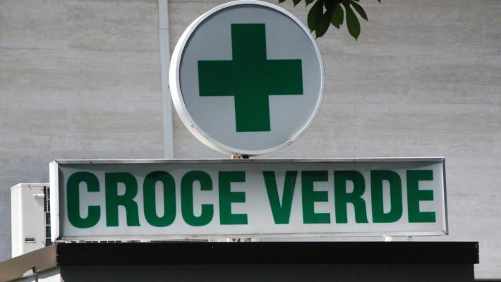 Aggredisce volontaria della croce verde