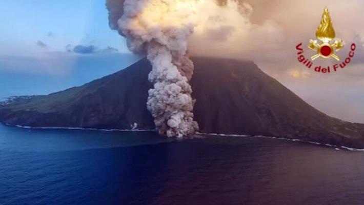 Esplosione in cratere nord dello Stromboli
