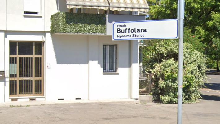 Scontro auto-scooter in via Buffolara: un ferito