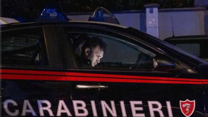 Uccide la moglie in casa nell'Alessandrino e chiama il 112 