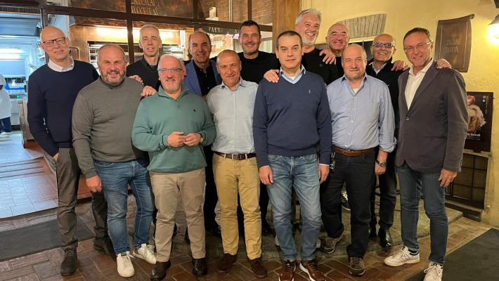 Gli ex studenti della 5ªA del Rondani si ritrovano per i 40 anni dal diploma