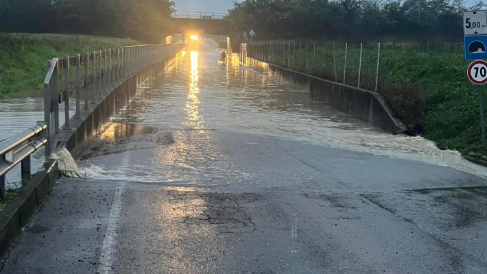 Disagi con strade ancora chiuse nella Bassa