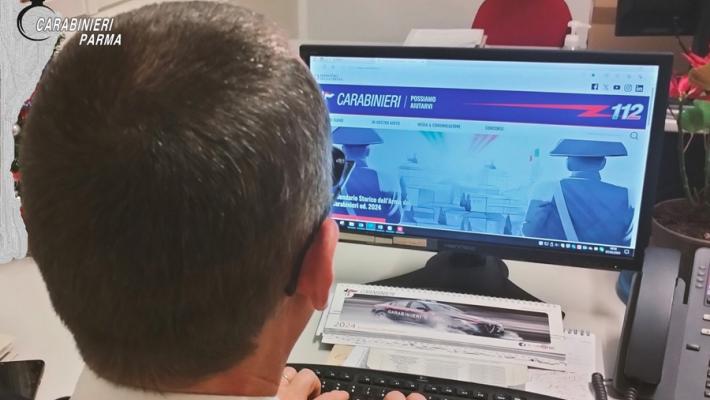 Cerca di acquistare tre paia di scarpe da ginnastica di una nota marca su Internet, paga con bonifico ma non riceve il prodotto: denunciato 27enne italiano