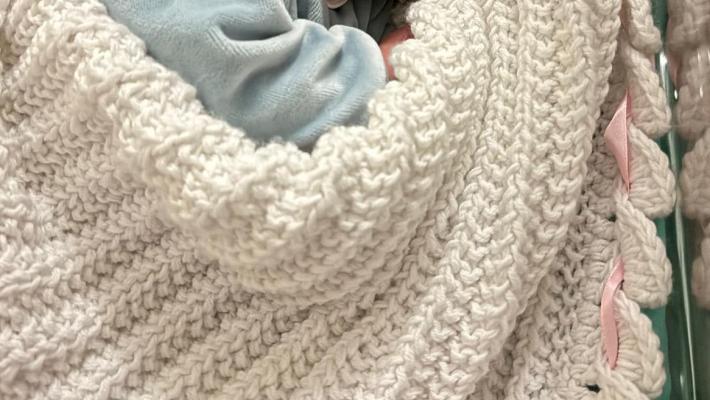 Dopo 80 anni nasce una bambina in un piccolo borgo del Reggiano