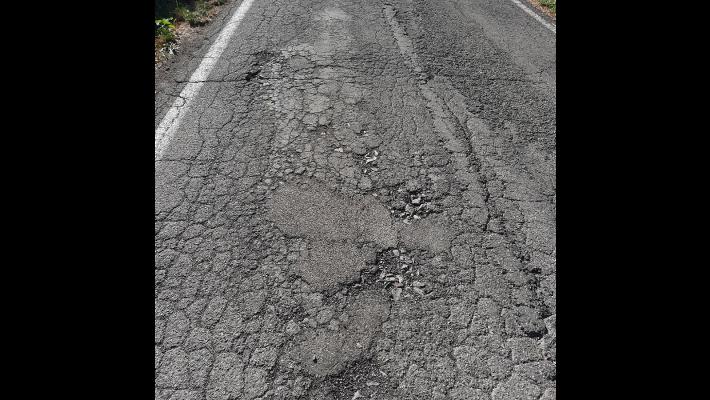 Dissesto asfalto SP98 fra Traversetolo e Langhirano
