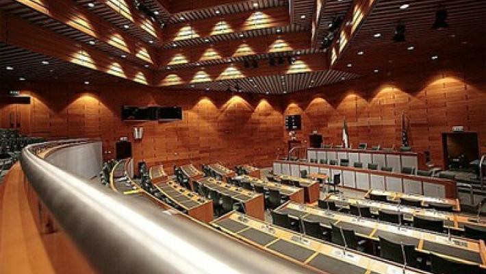 Elezioni regionali: dopo il voto, ecco le tappe fino all'insediamento del presidente de Pascale e del nuovo consiglio 