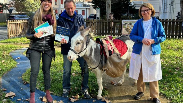 Benvenuto Camillo, l'asinello che dona libri ai piccoli ricoverati  