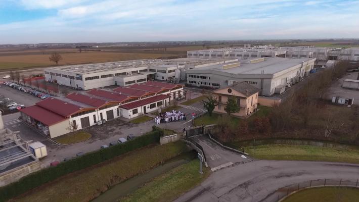Sorbolo, il polo della cosmetica conto terzi Ancorotti acquista Cosmoproject