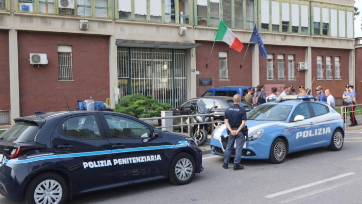 Bambina chiama il 112: "Il papà sta picchiando la mamma", arrestato