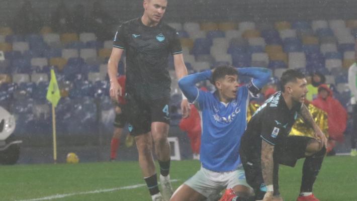 La Lazio fa perdere la testa al Napoli: di Isaksen la rete decisiva