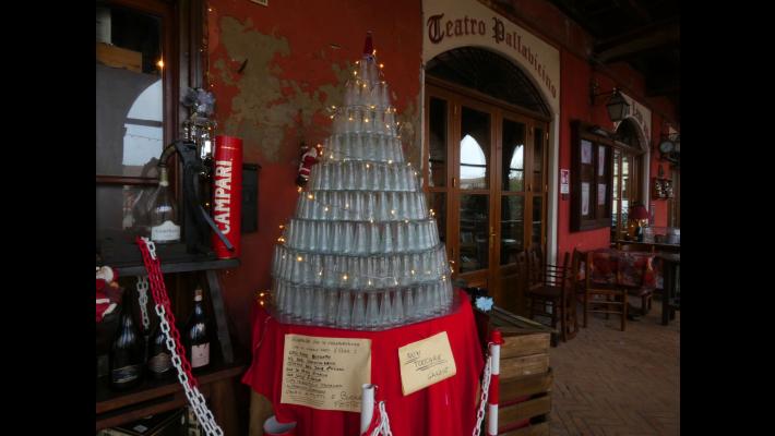 Un originale ed artistico albero di Natale