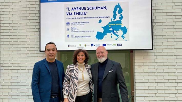 Lezione con l’eurodeputato Stefano Bonaccini per gli studenti di Parma. L’incontro nella sede della Provincia