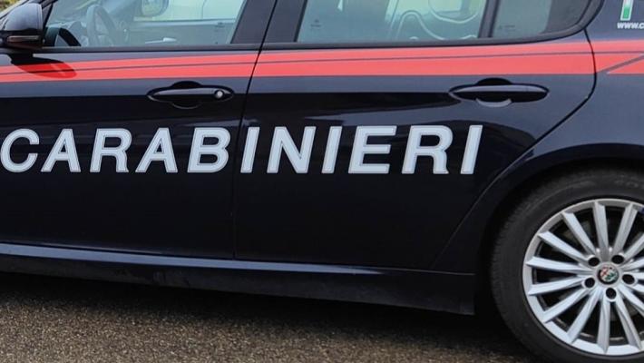 Parma: assaltano il distributore automatico di bevande di un supermercato e rubano le monetine contenute all'interno. Identificati e denunciati dai carabinieri 
