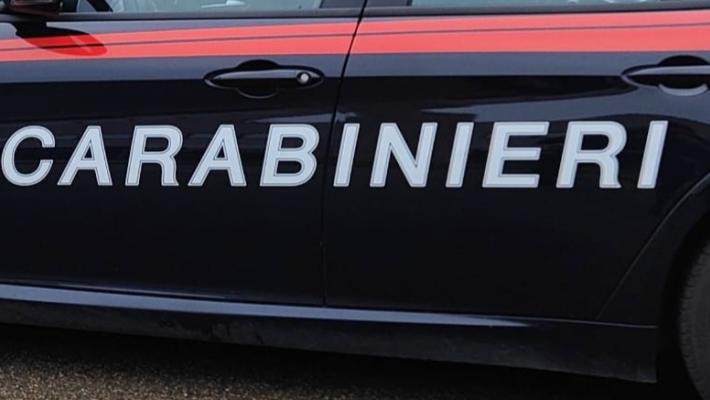 Violentano una 12enne e postano il video su WhatsApp. Indagati un 18enne e un 12enne