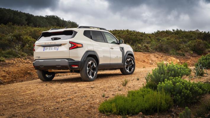 Nessuno come Duster, il Suv di Dacia Gpl, 1400 km con un pieno, da 19.900 euro 