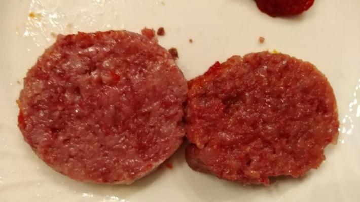 Zampone e cotechino: c’è differenza? Quando lo zampone è affettato e «scotennato» sembrano uguali