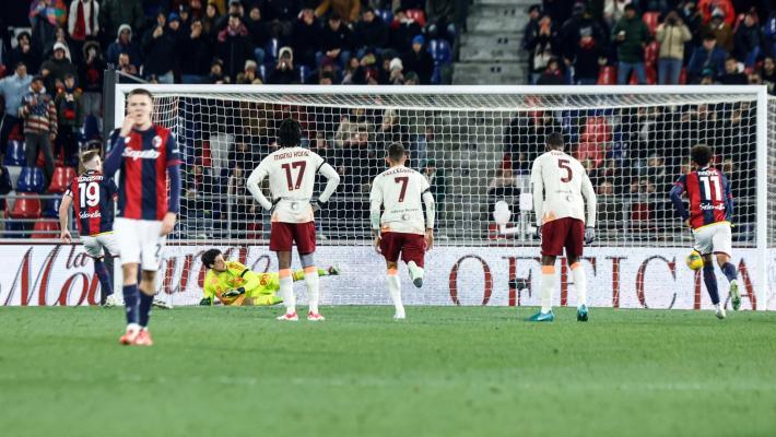 Roma, un pari acciuffato all'ultimo istante a Bologna
