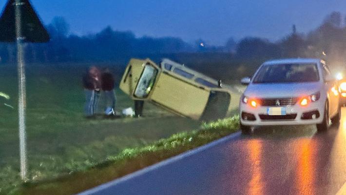Baganzola, cade dalla moto: ragazzo minorenne trasportato al Maggiore
