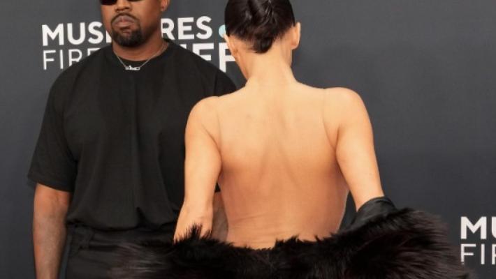 "Kanye West e Bianca Censori verso il divorzio". Ma un collaboratore smentisce 