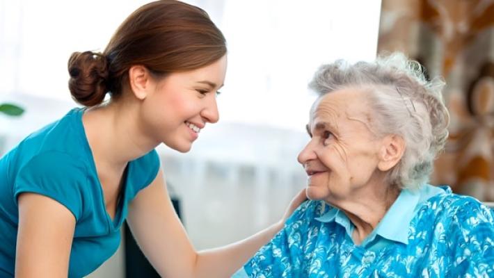 S.T.A.F.F.: nuovo corso di formazione gratuito per badanti e caregiver