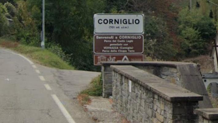 Tetto in fiamme a Corniglio, paura in strada Case Botti